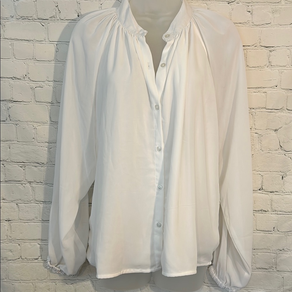 Turquoise Haven Boutique Elegant White Button Down Sheet Women's Blouse nwt